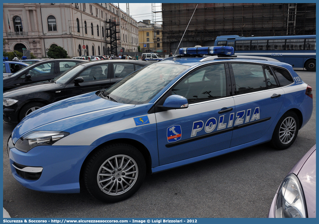 Polizia H5623
Polizia di Stato
Polizia Stradale
Autostrade per l'Italia S.p.A.
Renault Laguna SporTour restyling
Allestitore Focaccia Group S.r.l.
Parole chiave: Polizia di Stato;Polizia Stradale;Autostrade per l&#039;Italia S.p.A.;Autostrade S.p.A.;Autostrade;Italia;Renault;Laguna;Sportour;Focaccia