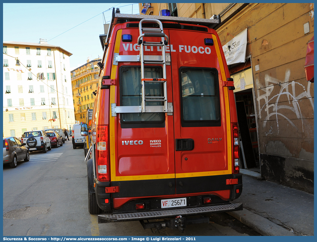 VF 25671
Corpo Nazionale Vigili del Fuoco
Iveco Daily 65C18 IV serie
Allestitore Magirus Thales
Parole chiave: Corpo;Nazionale;Vigili del Fuoco;Vigili;Fuoco;AutoFurgone;Unità;Unita;Comando;Crisi;Locale;Logistico;Posto;Avanzato;AF/UCL;AF;UCL;Iveco;Daily;65C18;Magirus;Thales;VF;25671