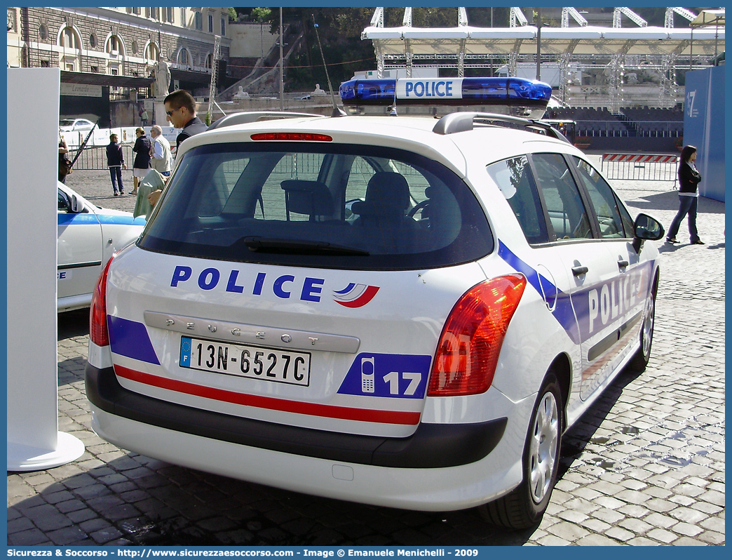 -
République Française
Police Nationale
Peugeot 308 Station Wagon I serie
Parole chiave: Repubblica;Francese;République;Française;Police;Nationale;Polizia;Nazionale;Peugeot;308;Station;Wagon;SW