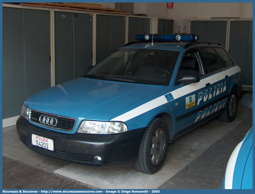 Polizia E4203
Polizia di Stato
Polizia Stradale
Autostrada del Brennero S.p.A.
Audi A4 Avant I serie
Parole chiave: Polizia di Stato;Polizia Stradale;Autostrada del Brennero S.p.A.;Brenneroautobahn A.G.;Audi;A4;Avant