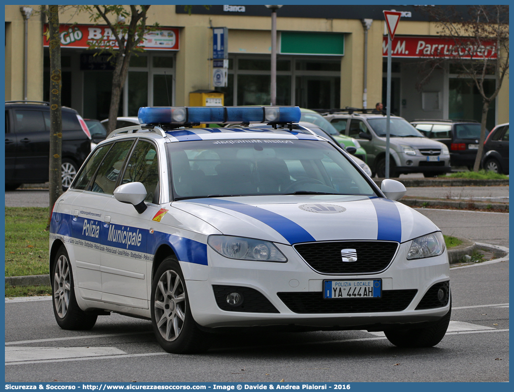 Polizia Locale YA444AH
Polizia Municipale
Comune di Ravenna
Seat Exeo ST
Allestitore Focaccia Group S.r.l.
Parole chiave: Polizia;Locale;Municipale;Ravenna;Seat;Exeo;ST;SW;S.W.;Station;Wagon;Focaccia;YA444AH;YA 444 AH