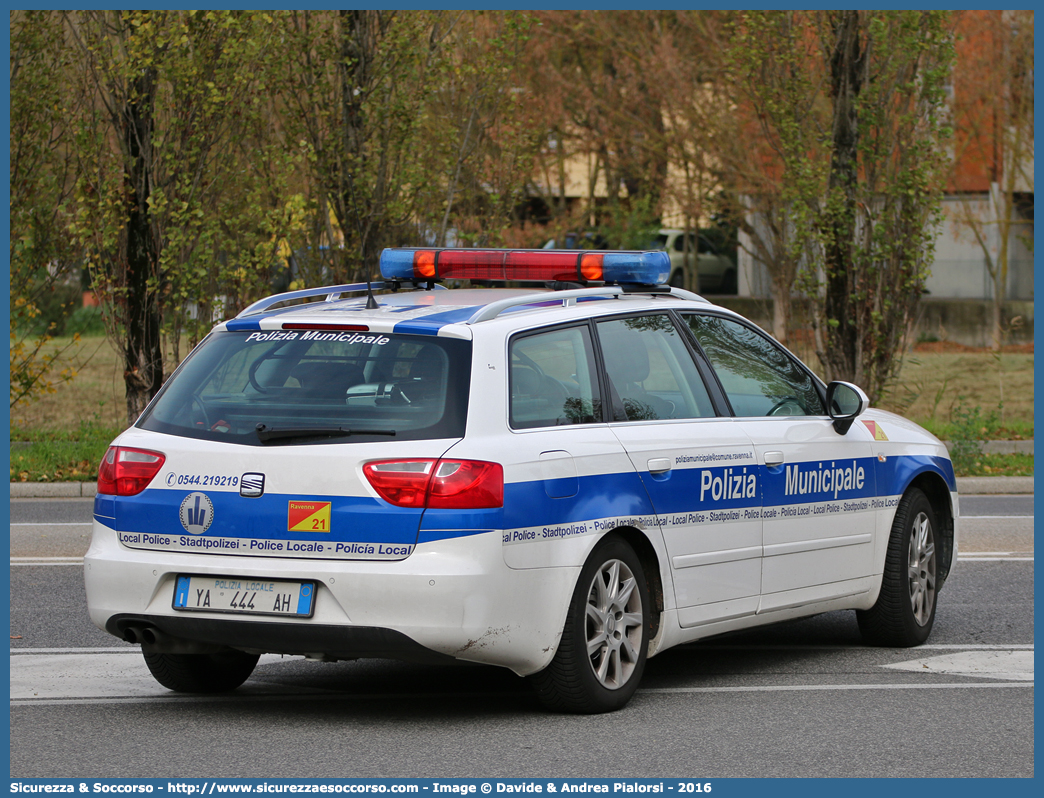 Polizia Locale YA444AH
Polizia Municipale
Comune di Ravenna
Seat Exeo ST
Allestitore Focaccia Group S.r.l.
Parole chiave: Polizia;Locale;Municipale;Ravenna;Seat;Exeo;ST;SW;S.W.;Station;Wagon;Focaccia;YA444AH;YA 444 AH