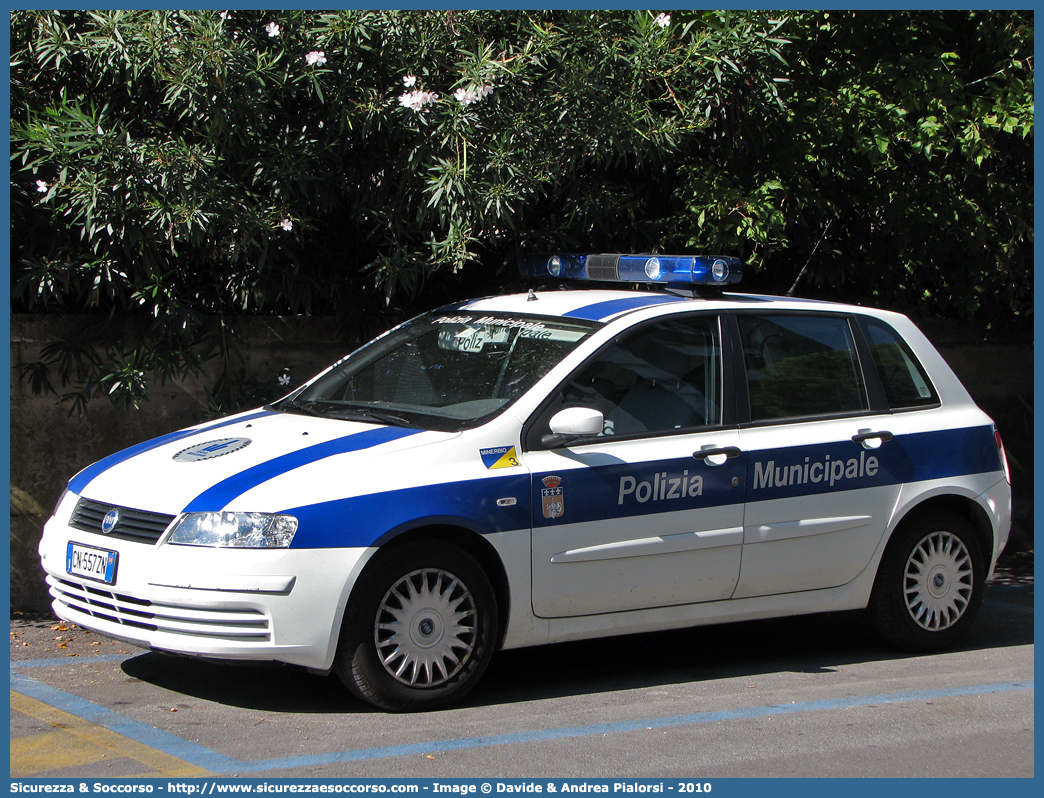 -
Polizia Municipale
Comune di Minerbio
Fiat Stilo
Parole chiave: Polizia;Locale;Municipale;Minerbio;Fiat;Stilo