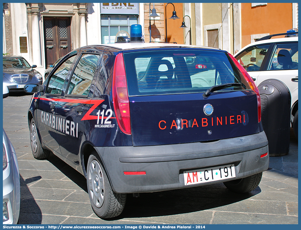 AM CI191
Arma dei Carabinieri
Reparto Carabinieri presso l'Aeronautica Militare
Fiat Punto III serie
Parole chiave: AM;A.M.;CC;C.C.;Arma;Carabinieri;Aeronautica;Militare;Fiat;Punto