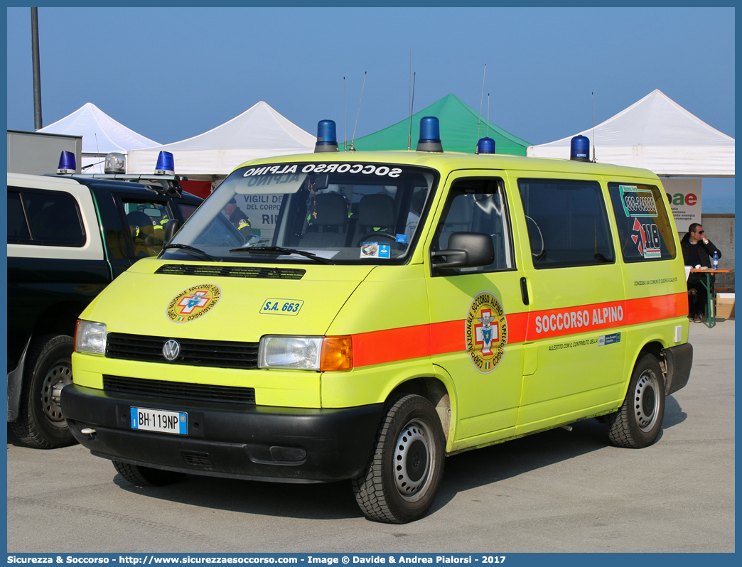 SA 663
Corpo Nazionale
Soccorso Alpino e Speleologico
Delegazione Alpina
XXV Emilia Romagna
Volkswagen Transporter T4
Parole chiave: CNSAS;C.N.S.A.S.;Corpo;Nazionale;Soccorso;Alpino;Speleologico;Emilia;Romagna;SAER;S.A.E.R.;Volkswagen;Transporter;T4;T 4