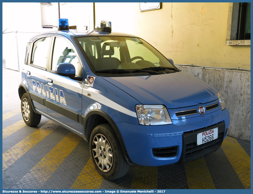 Polizia H5266
Polizia di Stato
Polizia Ferroviaria
Fiat Nuova Panda 4x4 I serie
Parole chiave: PS;P.S.;Polizia;di;Stato;Ferroviaria;Polfer;Fiat;Nuova;Panda