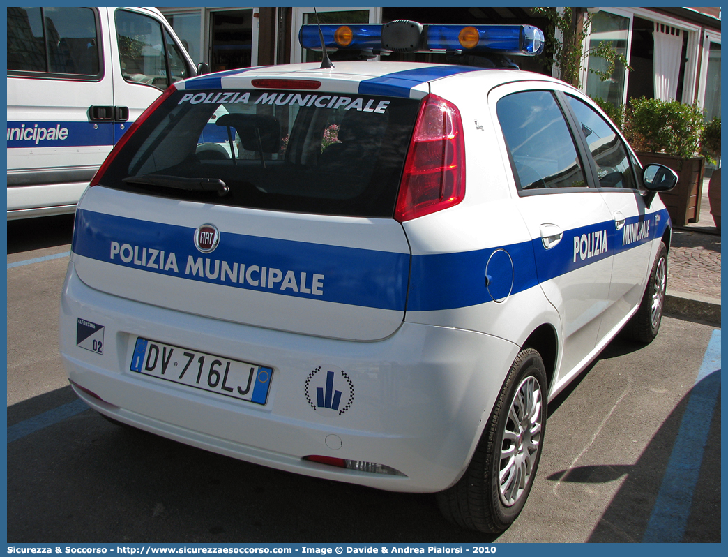 -
Polizia Municipale
Comune di Alfonsine
Fiat Grande Punto
Allestitore Focaccia Group S.r.l.
Parole chiave: Polizia;Locale;Municipale;Alfonsine;Fiat;Grande Punto;Focaccia