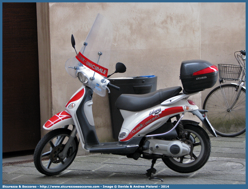 -
Polizia Municipale
Comune di Pisa
Piaggio Liberty 125 I serie
Parole chiave: Polizia;Locale;Municipale;Pisa;Piaggio;Liberty