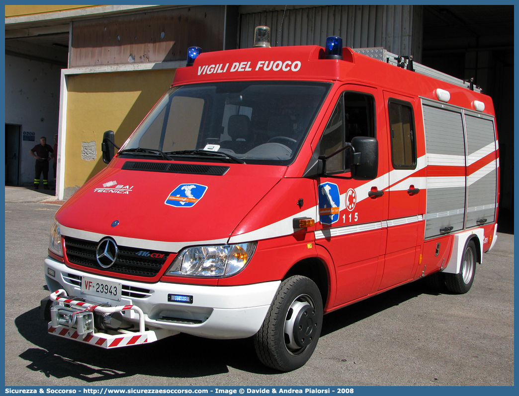 VF 23943
Corpo Nazionale Vigili del Fuoco
Mercedes Benz Sprinter 416 I serie restyling
Allestitore BAI S.r.l.
Parole chiave: Corpo;Nazionale;Vigili del Fuoco;Vigili;Fuoco;Polisoccorso;Mercedes Benz;Sprinter;416;BAI;B.A.I.;Tecnica;VF23943;VF 23943