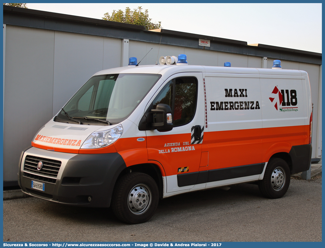 RA 28
118 Romagna Soccorso
Ambito Territoriale di Ravenna
Fiat Ducato III serie
Allestitore Vision S.r.l.
Parole chiave: 118;Romagna;Ravenna;Soccorso;Maxiemergenza;Maxiemergenze;Maxi Emergenza;Maxi Emergenze;Fiat;Ducato;X250;X250;Vision