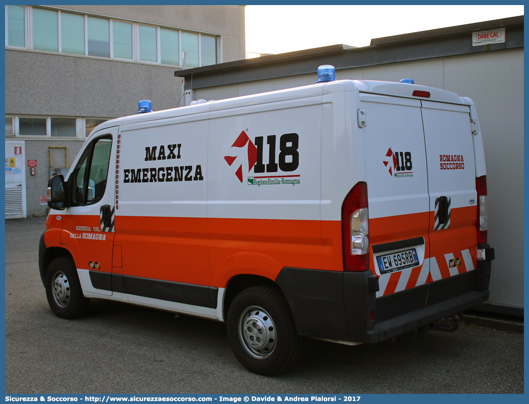 RA 28
118 Romagna Soccorso
Ambito Territoriale di Ravenna
Fiat Ducato III serie
Allestitore Vision S.r.l.
Parole chiave: 118;Romagna;Ravenna;Soccorso;Maxiemergenza;Maxiemergenze;Maxi Emergenza;Maxi Emergenze;Fiat;Ducato;X250;X250;Vision