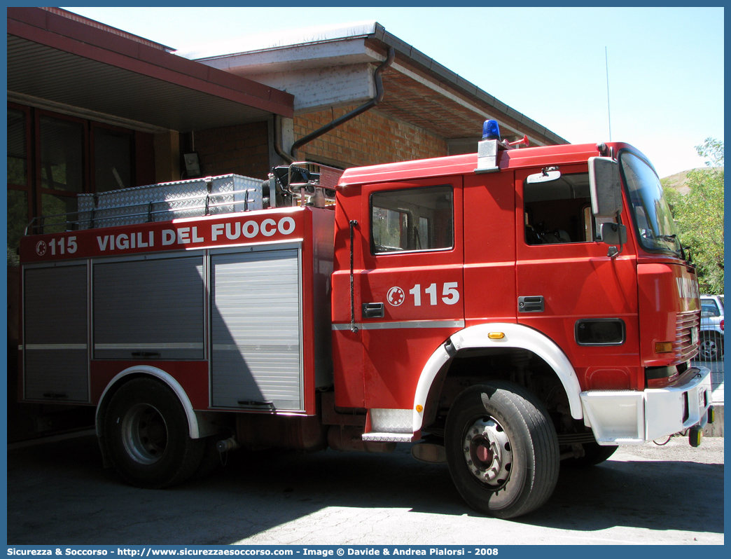 VF 16007
Corpo Nazionale Vigili del Fuoco
Iveco 190-26
Allestitore Baribbi S.p.A.
Parole chiave: VVF;V.V.F.;Corpo;Nazionale;Vigili;del;Fuoco;AutoPompaSerbatoio;APS;A.P.S.;Iveco;190;26;190-26;Baribbi