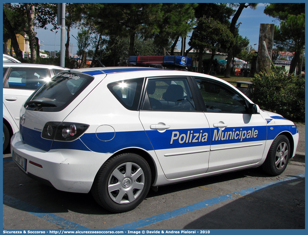 Polizia Locale YA259AA
Polizia Municipale
Comune di Granarolo dell'Emilia
Mazda 3 I serie
Allestitore Bertazzoni S.r.l.
Parole chiave: Polizia;Locale;Municipale;Granarolo dell'Emilia;Granarolo dell Emilia;Mazda;3;Bertazzoni;YA259AA;YA 259 AA