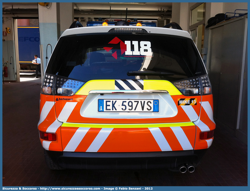 MIKE 13
118 Romagna Soccorso
Ambito Territoriale di Rimini
Mitsubishi Outlander
II serie restyling
Allestitore Bertazzoni S.r.l.
Parole chiave: 118;Romagna;Soccorso;Rimini;Automedica;Automedicalizzata;Auto Medica;Auto Medicalizzata;Mitsubishi;Outlander;Bertazzoni