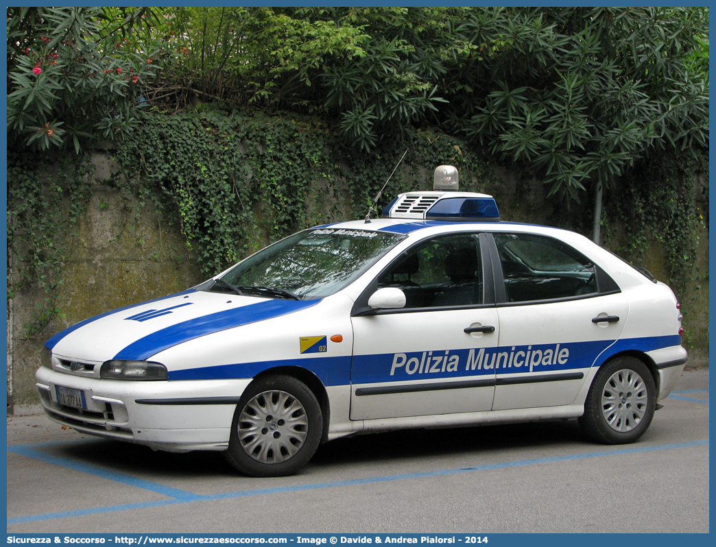 Polizia Locale YA277AA
Polizia Municipale
Comune di Dozza
Fiat Brava
Parole chiave: Polizia;Locale;Municipale;Dozza;Fiat;Brava