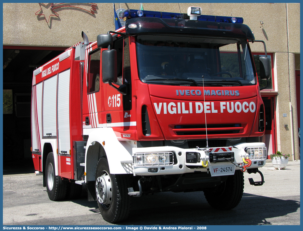 VF 24574
Corpo Nazionale Vigili del Fuoco
Iveco Magirus Grizzly
140E28 4x4 II serie
Parole chiave: VVF;V.V.F.;Corpo;Nazionale;Vigili;del;Fuoco;AutoPompaSerbatoio;APS;A.P.S.;Iveco;Magirus;Grizzly;140E28;4x4