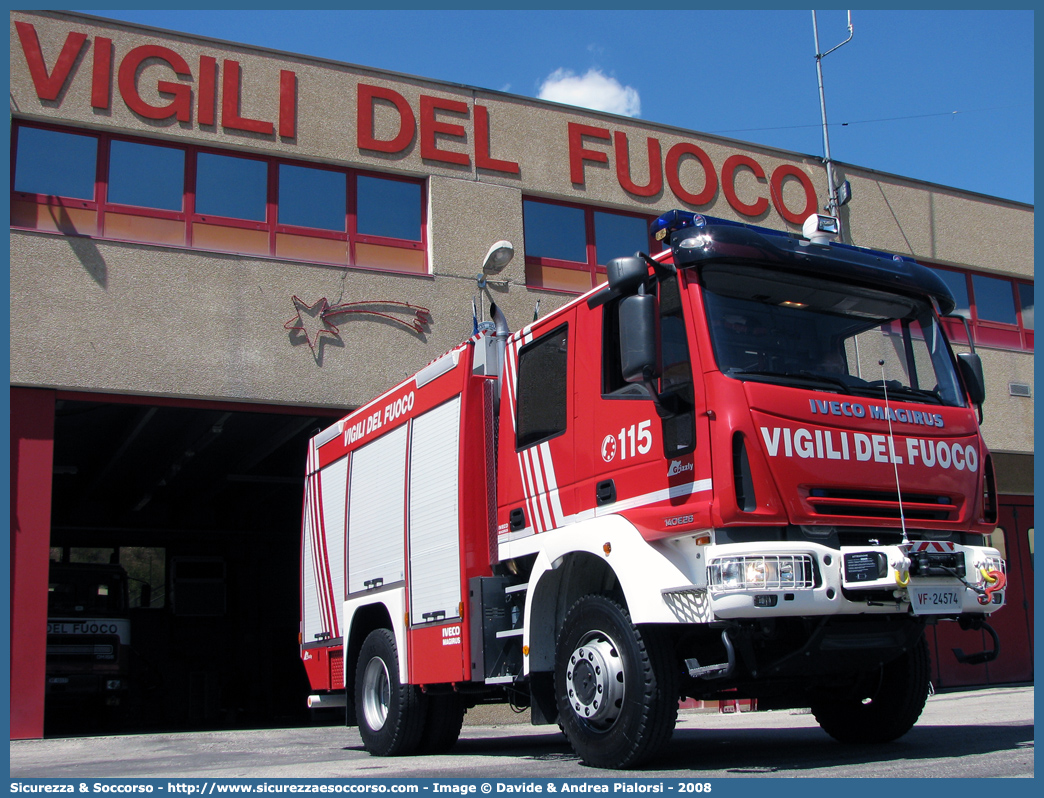 VF 24574
Corpo Nazionale Vigili del Fuoco
Iveco Magirus Grizzly
140E28 4x4 II serie
Parole chiave: VVF;V.V.F.;Corpo;Nazionale;Vigili;del;Fuoco;AutoPompaSerbatoio;APS;A.P.S.;Iveco;Magirus;Grizzly;140E28;4x4