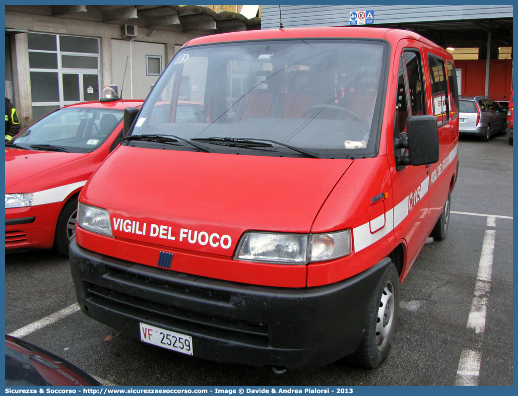 VF 25259
Corpo Nazionale Vigili del Fuoco
Fiat Ducato II serie
Parole chiave: VVF;V.V.F.;Corpo;Nazionale;Vigili;del;Fuoco;Bus;Minibus;Fiat;Ducato