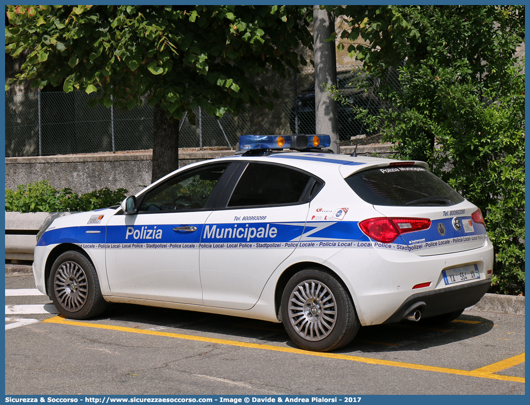 Polizia Locale YA564AN
Polizia Municipale
Unione Terre di Castelli
Alfa Romeo Nuova Giulietta
I serie I restyling
Allestitore Bertazzoni S.r.l.
Parole chiave: Polizia;Locale;Municipale;Terre di Castelli;Castelnuovo Rangone;Spilamberto;Savignano sul Panaro;Vignola;Castelvetro di Modena;Marano sul Panaro;Guiglia;Zocca;Alfa Romeo;Nuova Giulietta;YA564AN;YA 564 AN;Bertazzoni