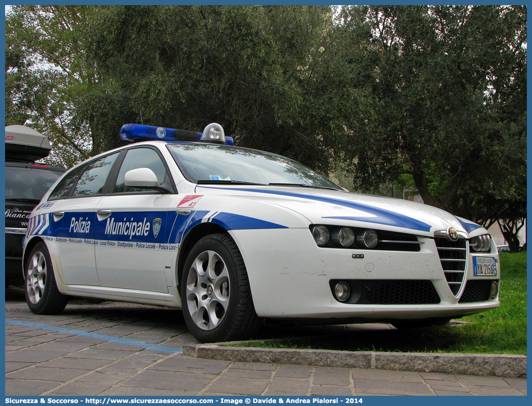 Polizia Locale YA215AB
Polizia Municipale
Unione Comuni Valnure e Valchero
Alfa Romeo 159 Sportwagon
Allestitore Bertazzoni S.r.l.
Parole chiave: Polizia;Locale;Municipale;Valnure;Valchero;Carpaneto Piacentino;Podenzano;San Giorgio Piacentino;Vigolzone;Alfa Romeo;159;Sportwagon;Sport;Station;Wagon;SW;S.W.;Bertazzoni;YA215AB;YA 215 AB