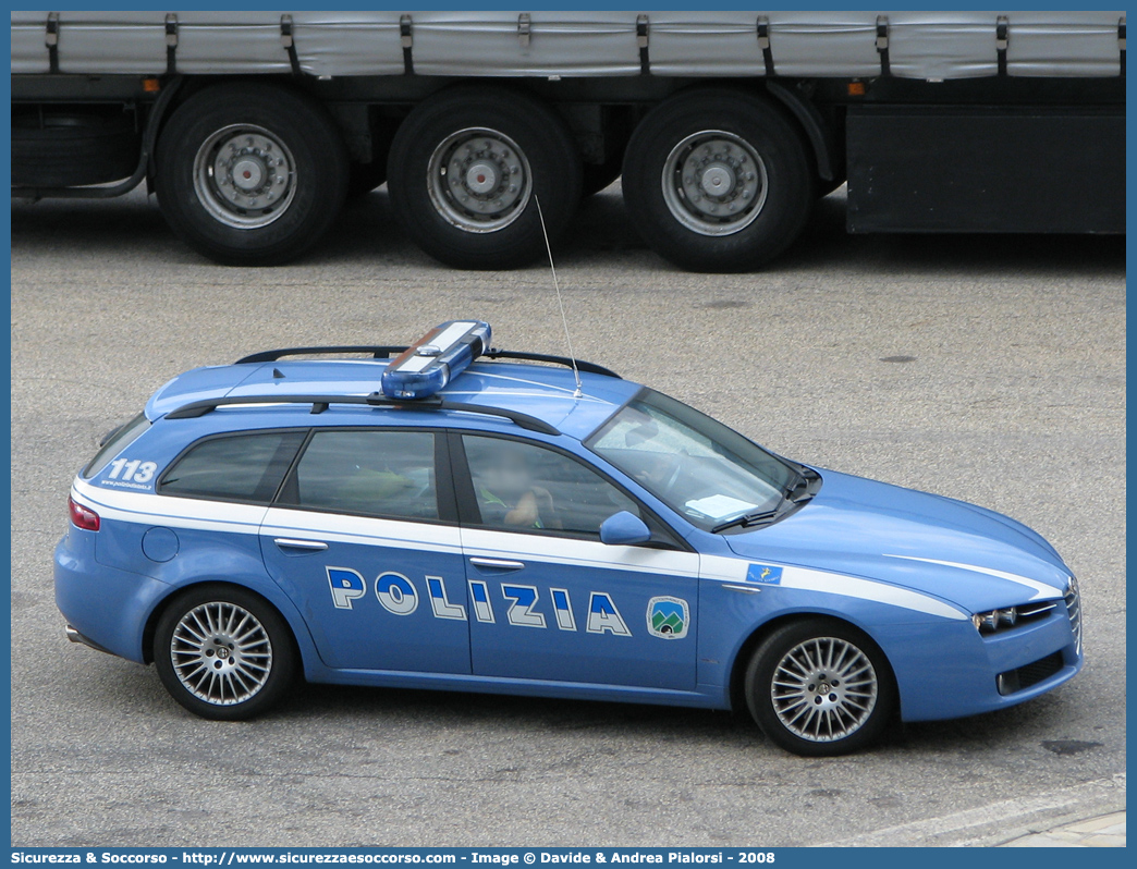 Polizia F0271
Polizia di Stato
Polizia Stradale
Raccordo Autostradale Valle d'Aosta S.p.A.
Alfa Romeo 159 Sportwagon
Parole chiave: Polizia di Stato;Polizia Stradale;R.A.V.;Raccordo Autostradale Valle d'Aosta;Alfa Romeo;159 Sportwagon