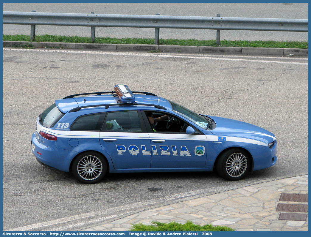 Polizia F0271
Polizia di Stato
Polizia Stradale
Raccordo Autostradale Valle d'Aosta S.p.A.
Alfa Romeo 159 Sportwagon
Parole chiave: Polizia di Stato;Polizia Stradale;R.A.V.;Raccordo Autostradale Valle d'Aosta;Alfa Romeo;159 Sportwagon