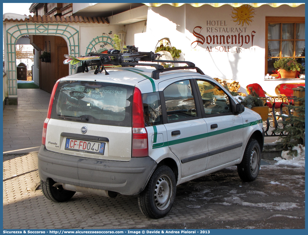 CF FD04J
Corpo Forestale
Provincia Autonoma di Bolzano
Fiat Nuova Panda 4x4 I serie
Parole chiave: Corpo;Forestale;Bolzano;CF;FD;Fiat;Panda;4x4