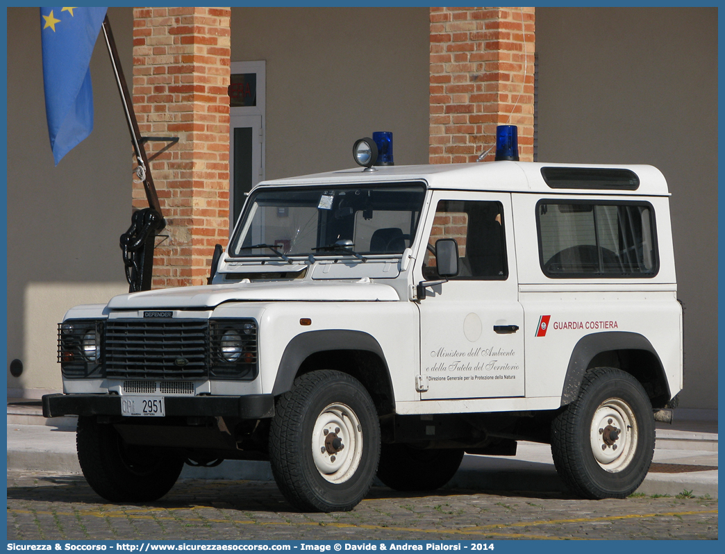 CP 2951
Corpo delle Capitanerie di Porto
Guardia Costiera
Land Rover Defender 90
Parole chiave: CP;GC;C.P.;G.C.;Guardia Costiera;Capitaneria di Porto;Capitanerie di Porto;Land Rover;Defender;90;2951