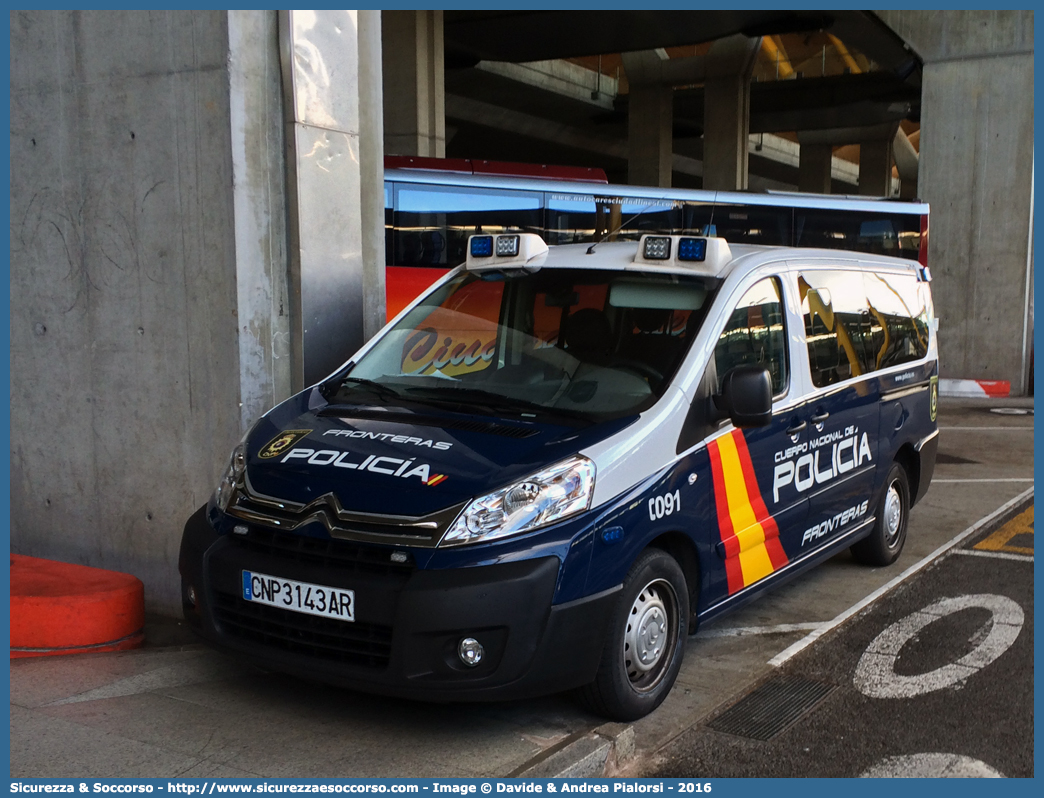 -
Reino de España
Cuerpo Nacional de Policía
Fronteras
Citroen Jumpy III generation
Parole chiave: Regno di Spagna;Spagna;Espana;España;Reino de España;Cuerpo;Nacional;Policía;Citroen;Jumpy