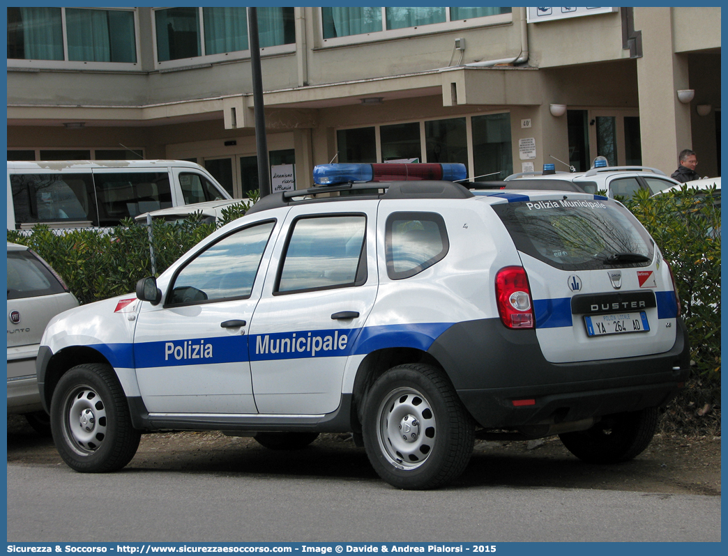 Polizia Locale YA264AD
Polizia Municipale
Comune di Bertinoro
Dacia Duster
Allestitore Focaccia Group S.r.l.
Parole chiave: Polizia;Locale;Municipale;Bertinoro;Dacia;Duster;Focaccia;YA264AD;YA 264 AD