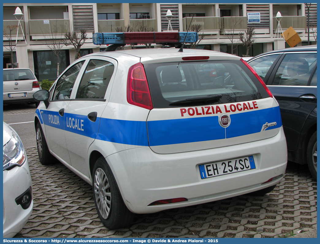 -
Polizia Locale
Comune di Civitavecchia
Fiat Grande Punto
Allestitore Elevox S.r.l.
Parole chiave: Polizia;Locale;Municipale;Civitavecchia;Fiat;Grande Punto