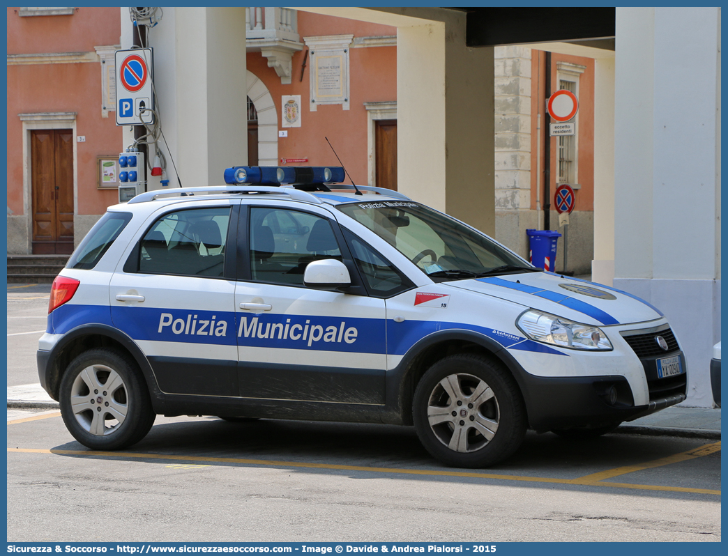 Polizia Locale YA009AD
Polizia Municipale
Unione Pedemontana Parmense
Fiat Sedici I serie
Allestitore Bertazzoni S.r.l.
Parole chiave: Polizia;Locale;Municipale;Pedemontana Parmense;Collecchio;Felino;Montechiarugolo;Sala Baganza;Traversetolo;Fiat;Sedici;Bertazzoni;YA009AD;YA 009 AD