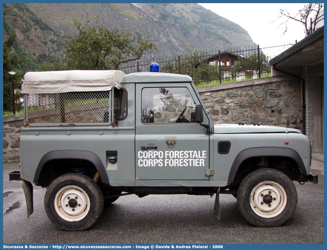 CF 077 AO
Corpo Forestale
Regione Valle d'Aosta
Lando Rover Defender 90
Parole chiave: Corpo;Forestale;Aosta;CF;C.F.;AO;A.O.;Land Rover;Defender;Defender 90;CF 077 AO;CF077AO