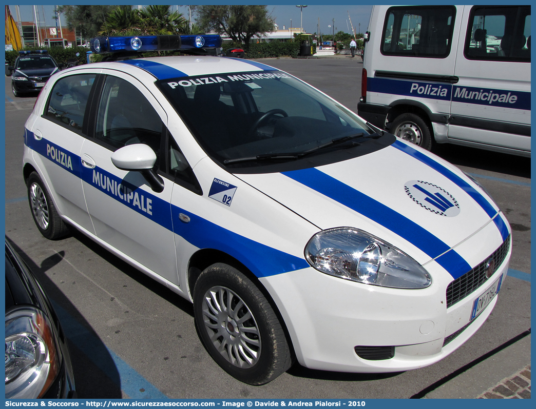 -
Polizia Municipale
Comune di Alfonsine
Fiat Grande Punto
Allestitore Focaccia Group S.r.l.
Parole chiave: Polizia;Locale;Municipale;Alfonsine;Fiat;Grande Punto;Focaccia