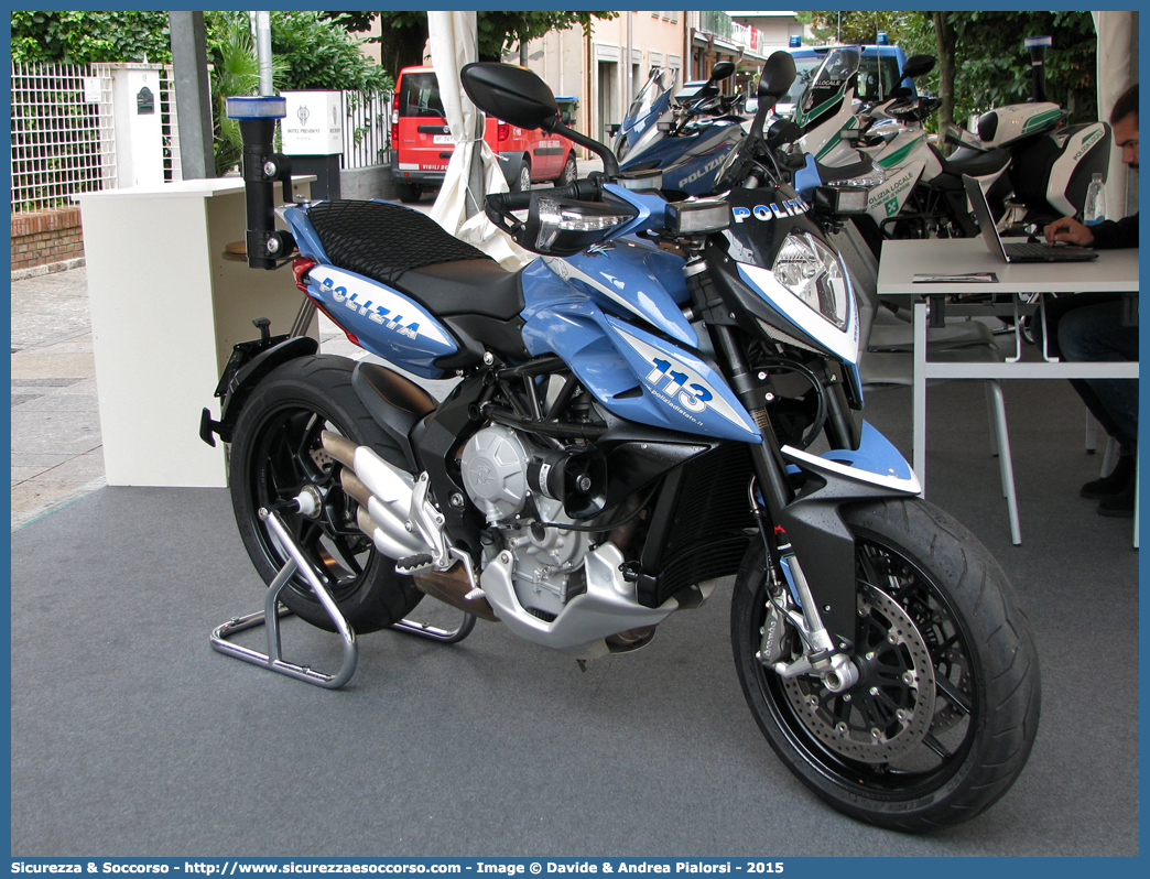 Polizia G2357
Polizia di Stato
Squadra Volante
MV Agusta Rivale 800
Parole chiave: PS;P.S.;Polizia;Stato;Polizia di Stato;Squadra;Volante;MV;Agusta;Rivale