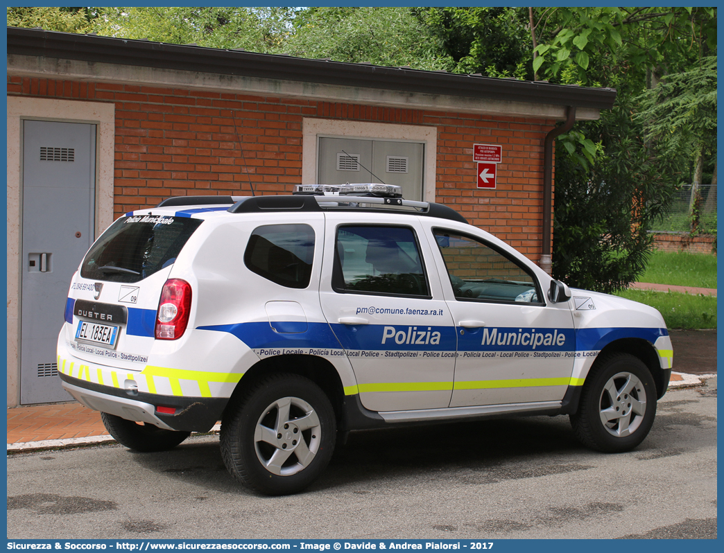 -
Polizia Municipale
Unione Comuni
della Romagna Faentina
Dacia Duster I serie
Allestitore Bertazzoni S.r.l.
Parole chiave: Polizia;Locale;Municipale;Unione;Romagna;Faentina;Faenza;Brisighella;Casola Valsenio;Castel Bolognese;Riolo Terme;Solarolo;Dacia;Duster;Bertazzoni