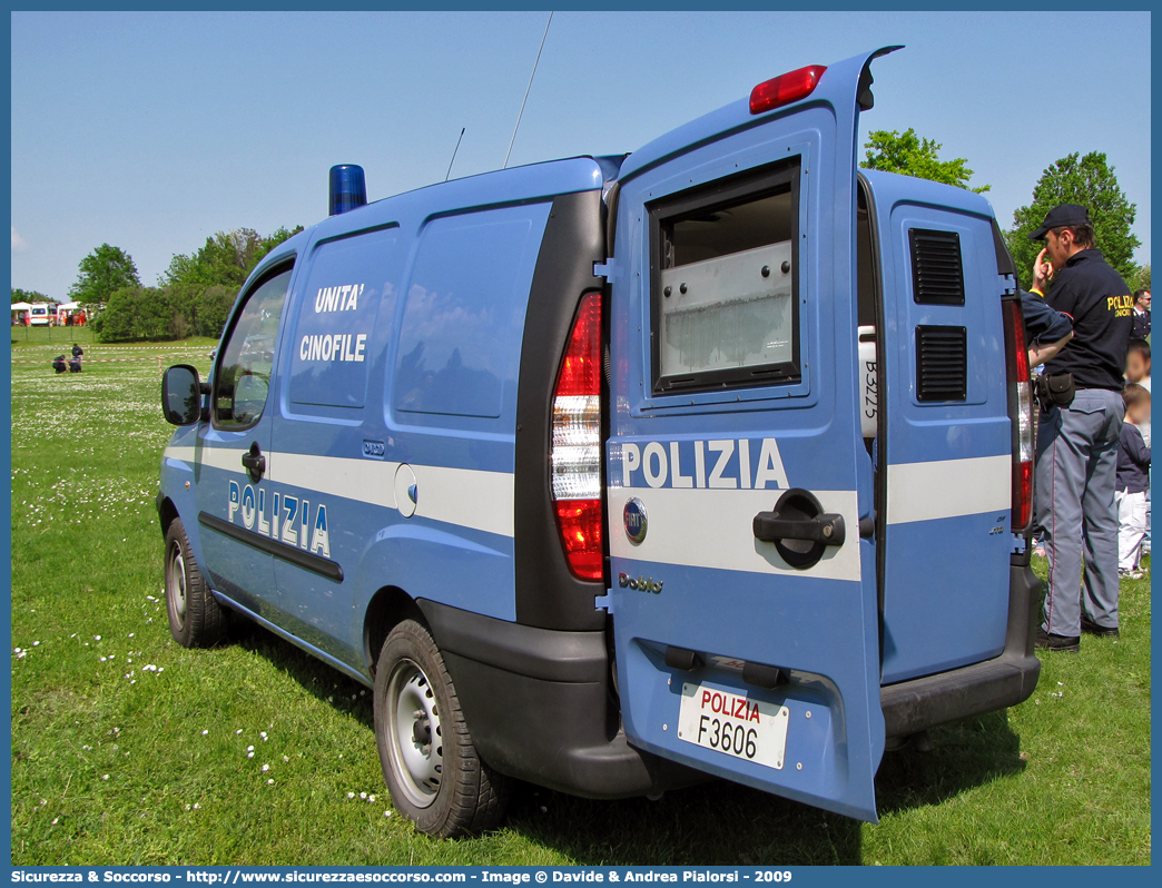 Polizia F3606
Polizia di Stato
Servizio Cinofili
Fiat Doblò I serie
Parole chiave: PS;P.S.;Polizia;di;Stato;Servizio;Cinofili;Fiat;Doblò;Doblo