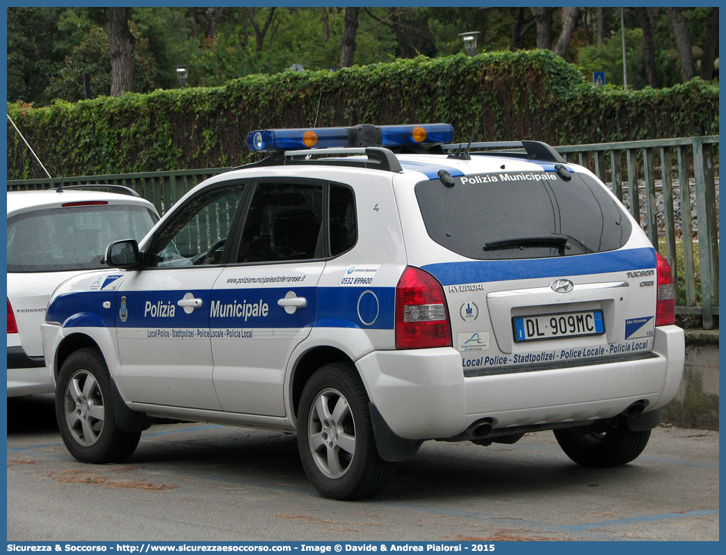 -
Polizia Municipale
Corpo Intercomunale
dell'Alto Ferrarese
Hyundai Tucson I serie
Allestitore Focaccia Group S.r.l.
Parole chiave: Polizia;Locale;Municipale;Alto Ferrarese;Bondeno;Mirabello;Poggio Renatico;Sant’Agostino;Sant Agostino;Hyundai;Tucson;Focaccia