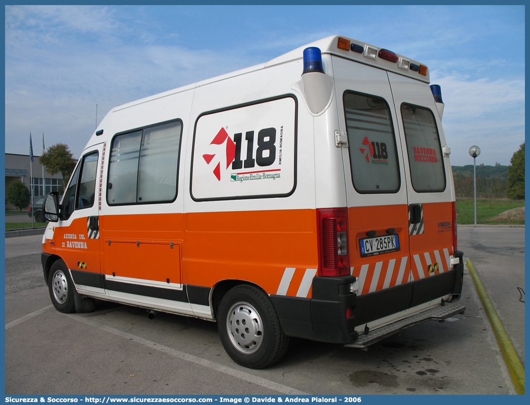 RA 14
118 Romagna Soccorso
Ambito Territoriale di Ravenna
Fiat Ducato II serie restyling
Allestitore Vision S.r.l.
Parole chiave: 118;Romagna;Ravenna;Soccorso;Ambulanza;Autoambulanza;Fiat;Ducato;Vision