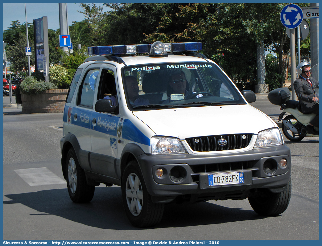 -
Polizia Municipale
Comune di San Massimo
Daihatsu Terios II serie
Parole chiave: Polizia;Locale;Municipale;San Massimo;Daihatsu;Terios