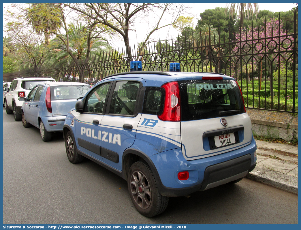 Polizia M1044
Polizia di Stato
Polizia Ferroviaria
Fiat Nuova Panda 4x4 II serie
Parole chiave: PS;P.S.;Polizia;di;Stato;Ferroviaria;Polfer;Fiat;Nuova;Panda;4x4