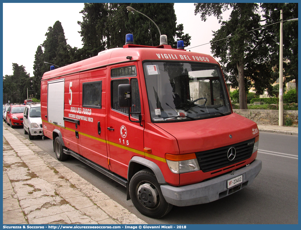 VF 23462
Corpo Nazionale Vigili del Fuoco
Nucleo Aeroportuale
Mercedes Benz Vario 614D
Parole chiave: VF;VVF;V.F.;V.V.F.;Corpo;Nazionale;Vigili del Fuoco;Vigili;Fuoco;Mercedes;Benz;Vario;Aeroportuale