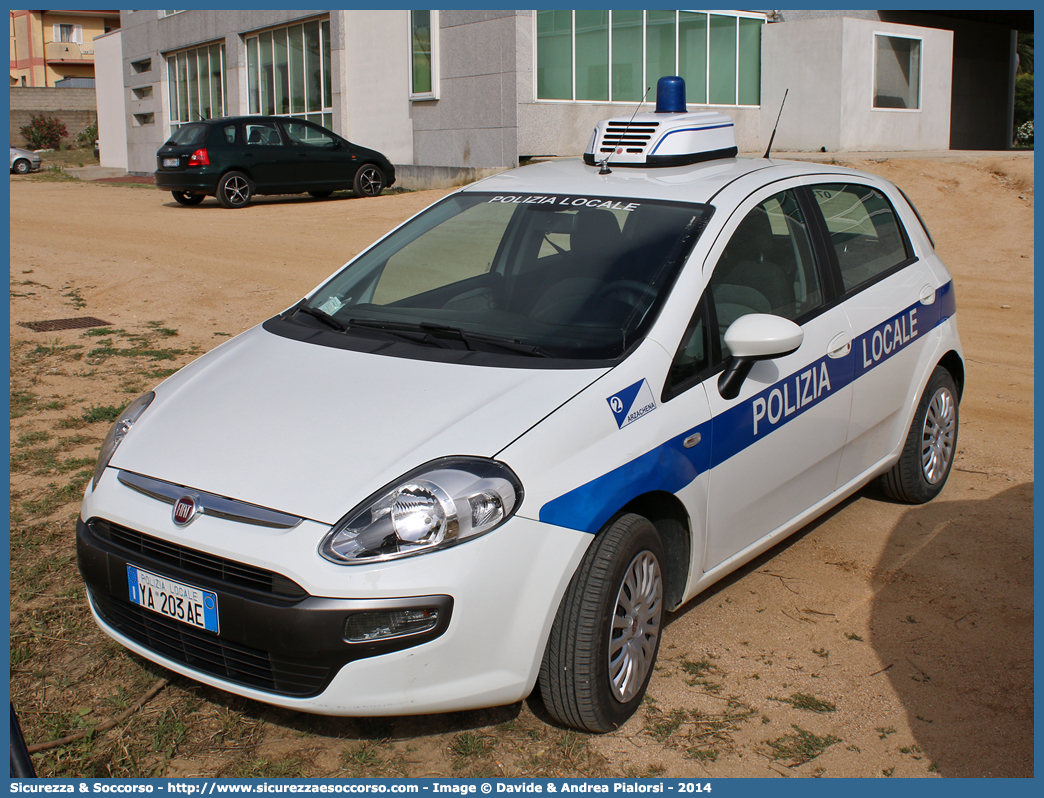 Polizia Locale YA203AE
Polizia Municipale
Comune di Arzachena
Fiat Punto Evo
Parole chiave: PL;P.L.;PM;P.M.;Polizia;Locale;Municipale;Arzachena;Fiat;Punto;Evo