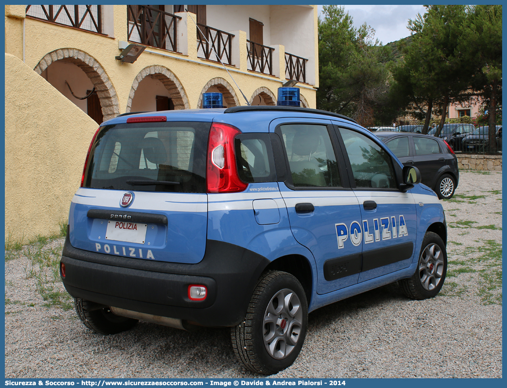 -
Polizia di Stato
Fiat Nuova Panda 4x4 II serie
Allestitore Nuova Carrozzeria Torinese S.r.l.
(I fornitura)
Parole chiave: Polizia di Stato;Polizia;PS;Fiat;Nuova Panda;4x4;4 x 4;NCT;N.C.T.;Nuova Carrozzeria Torinese