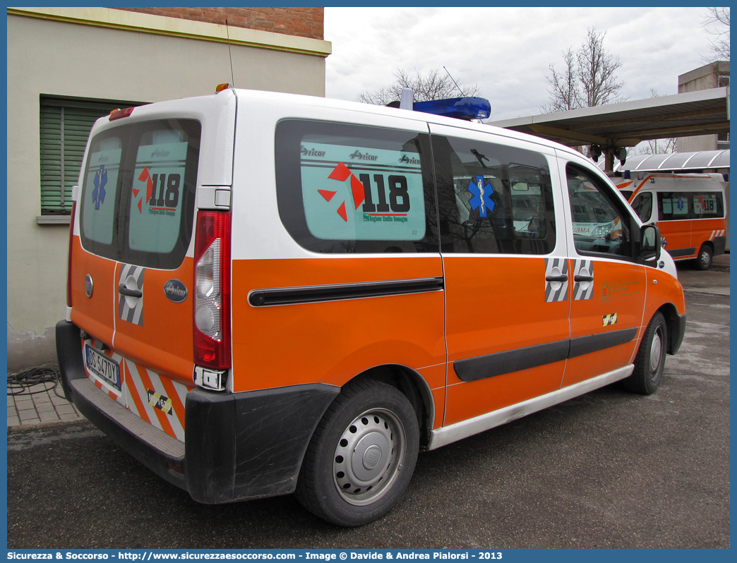 MO 1620
118 Modena Soccorso
Fiat Scudo IV serie
Allestitore Aricar S.p.A.
Parole chiave: 118;Modena;Soccorso;Automedica;Automedicalizzata;Auto Medica;Auto Medicalizzata;Fiat;Scudo;Aricar