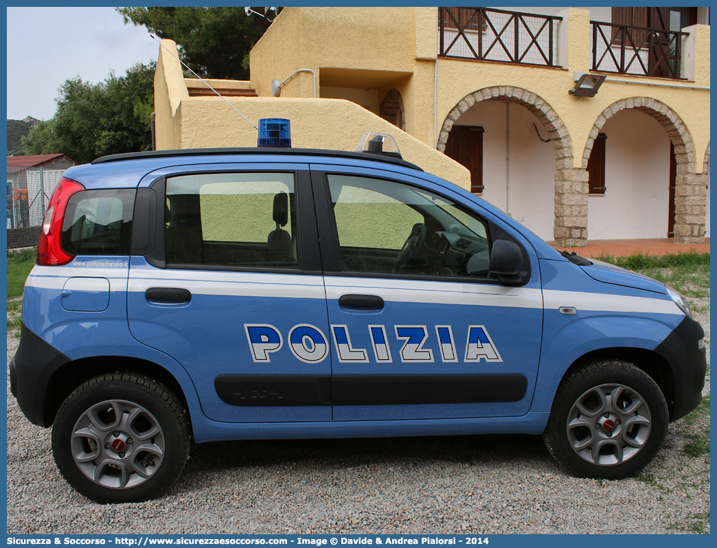 -
Polizia di Stato
Fiat Nuova Panda 4x4 II serie
Allestitore Nuova Carrozzeria Torinese S.r.l.
(I fornitura)
Parole chiave: Polizia di Stato;Polizia;PS;Fiat;Nuova Panda;4x4;4 x 4;NCT;N.C.T.;Nuova Carrozzeria Torinese