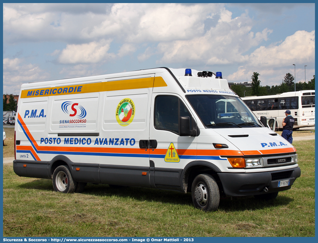 Unità 2
Siena Soccorso
Iveco Daily III serie
Parole chiave: Misericordia;Misericordie;Siena;Soccorso;Iveco;Daily;PMA;P.M.A.;Posto Medico Avanzato