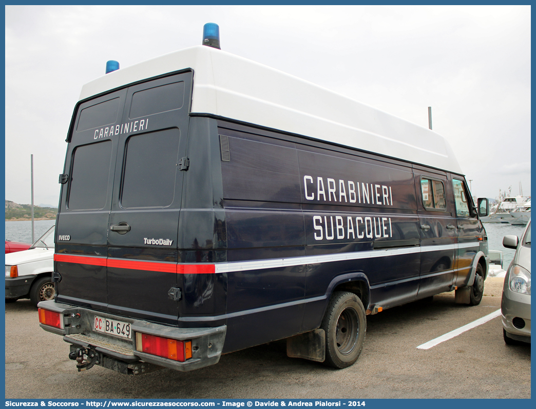 CC BA649
Arma dei Carabinieri
Centro e Nuclei Subacquei
Iveco Daily 49-12 II serie
Parole chiave: CC;BA649;Arma dei Carabinieri;Centro e Nuclei Subacquei;Iveco;Daily;49-12