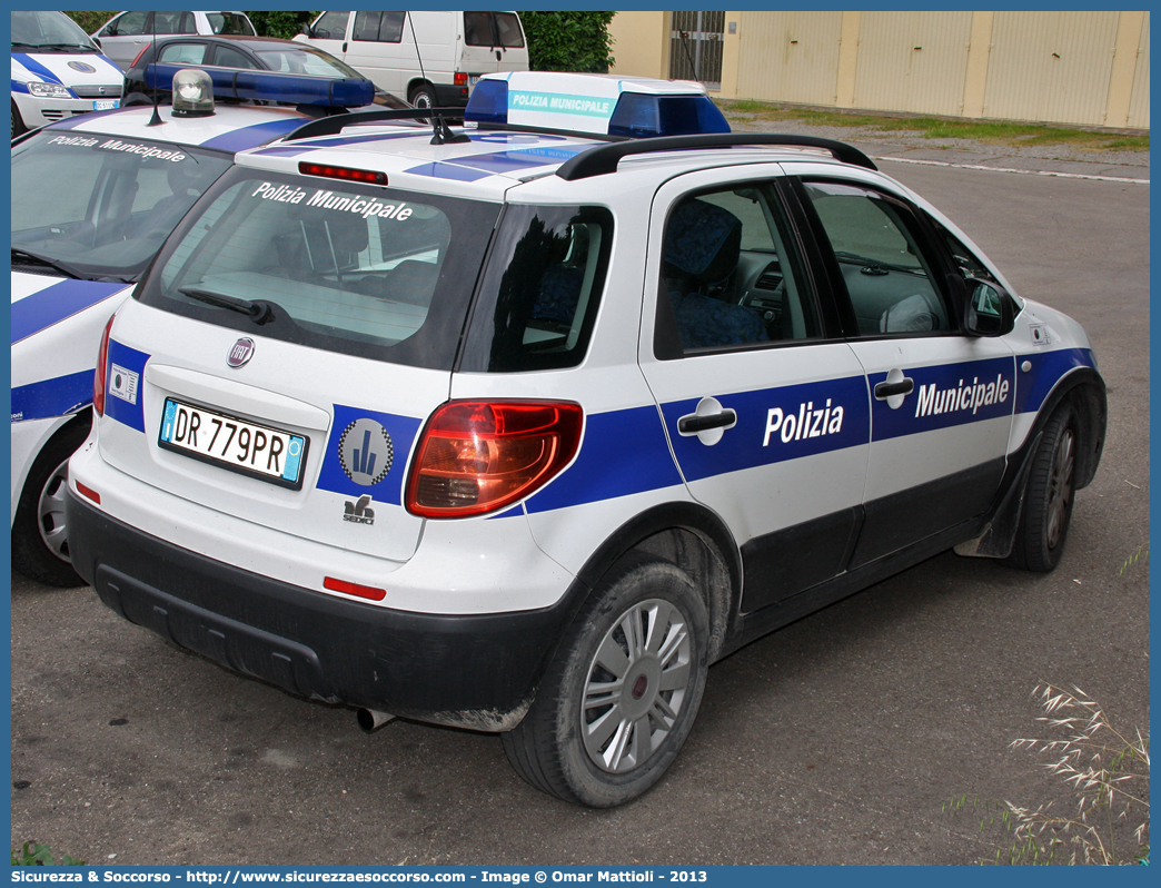 -
Polizia Municipale
Servizio Associato Bassa Reggiana
Fiat Sedici I serie
Allestitore Olmedo S.p.A.
Parole chiave: Polizia;Locale;Municipale;Bassa Reggiana;Bagnolo in Piano;Gualtieri;Luzzara;Novellara;Reggiolo;Fiat;Sedici;Olmedo