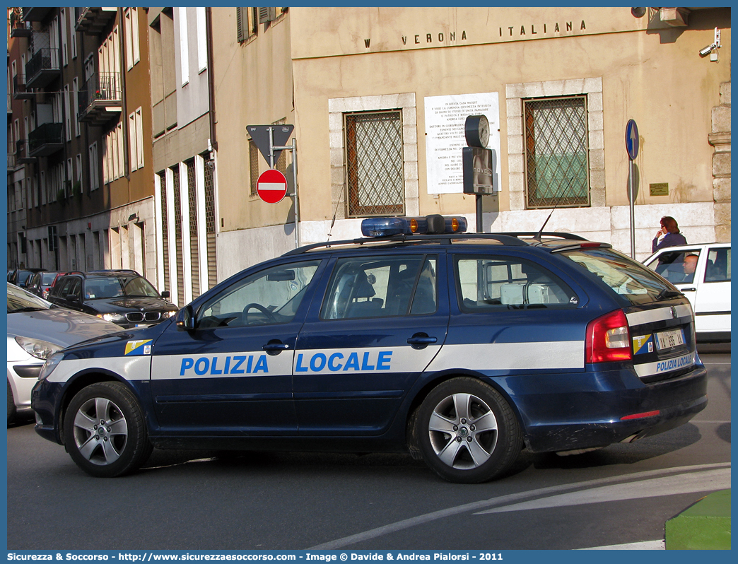 Polizia Locale YA836AA
Polizia Locale
Comune di Verona
Skoda Octavia Wagon III serie
Allestitore Ciabilli S.r.l.
Parole chiave: PL;P.L.;PM;P.M.;Polizia;Locale;Municipale;Verona;Skoda;Octavia;Wagon;Ciabilli